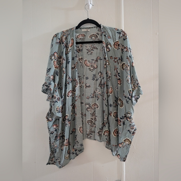 Maurices Patterned Kimono in Blue and Pink - Picture 3 of 6